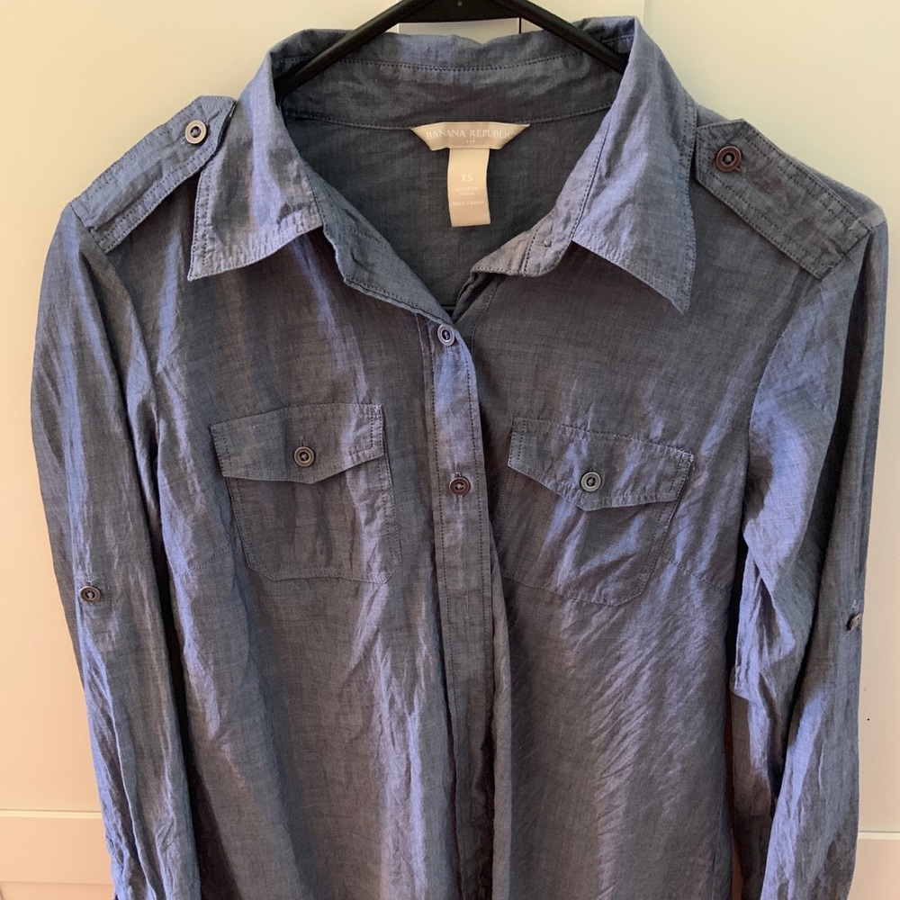 Women’s banana republic denim chambray shirt